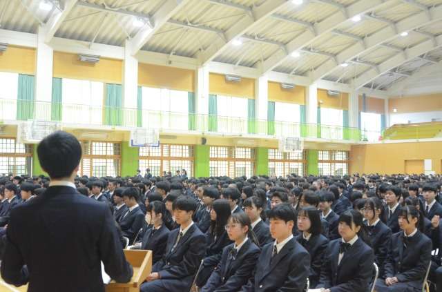 入学許可（担任が呼名）